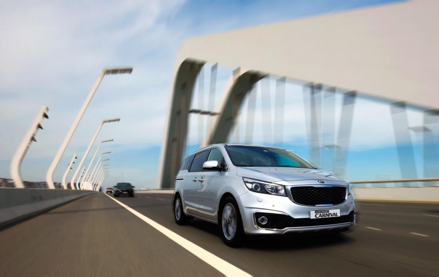 Kia Grand Carnival 2014 года  (фото 16 из 24)